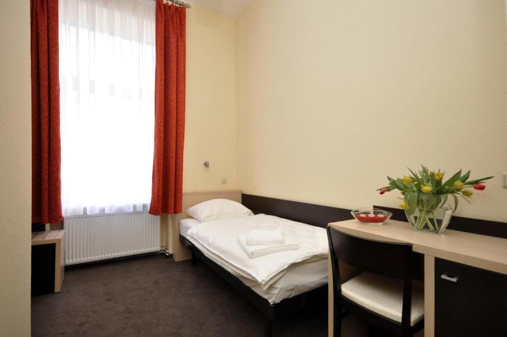 Hotel Bova Frankfurt am Main Værelse billede