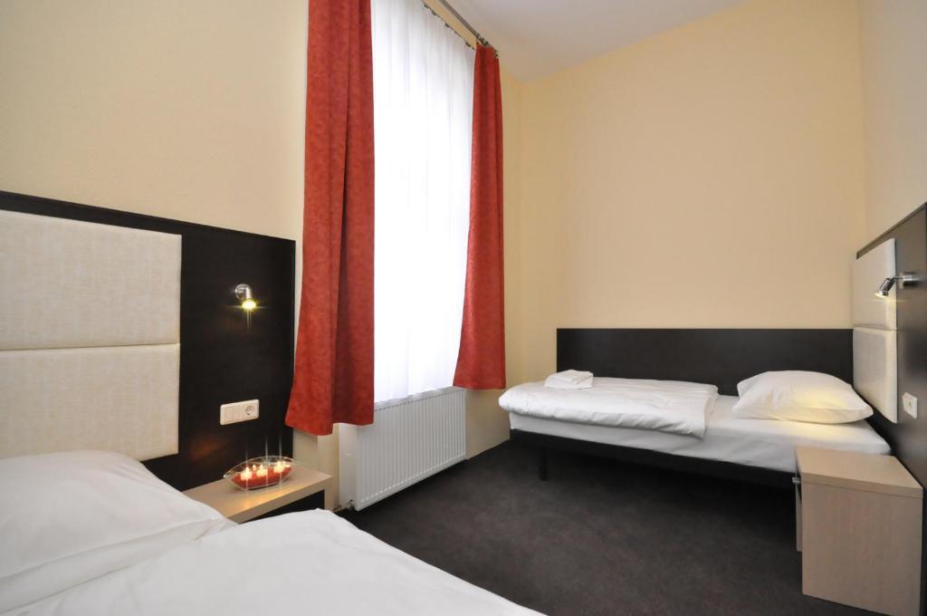 Hotel Bova Frankfurt am Main Værelse billede