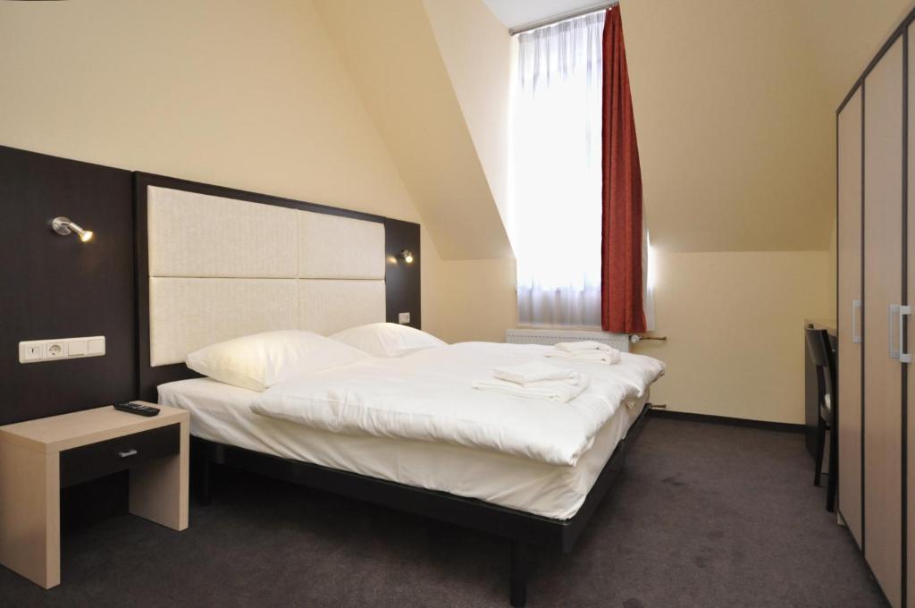 Hotel Bova Frankfurt am Main Værelse billede